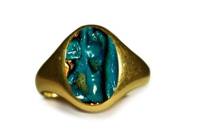 Ancient-Egyptian-Gold-Ring-with-Faience-Eye-of-Horus-Amulet