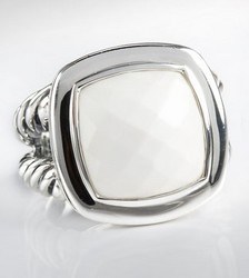 ring with one white gemstone2