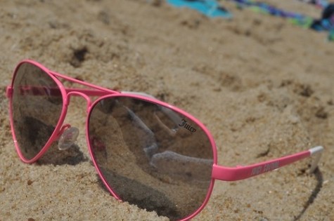 beach-photo-pink-summer-sunglasses-Favim.com-56421