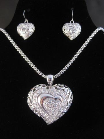 Silver_Heart_NecklaceSet.jpeg