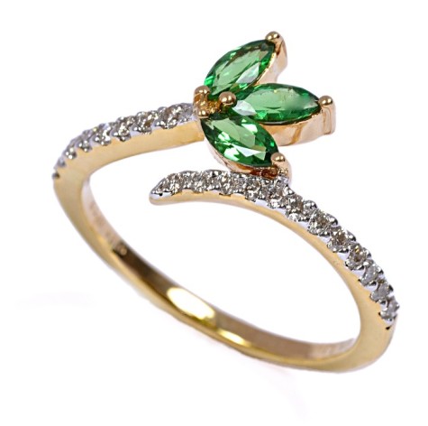 short Diamond Tsavorite ring